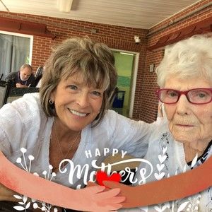 Meet your Posher, Constance